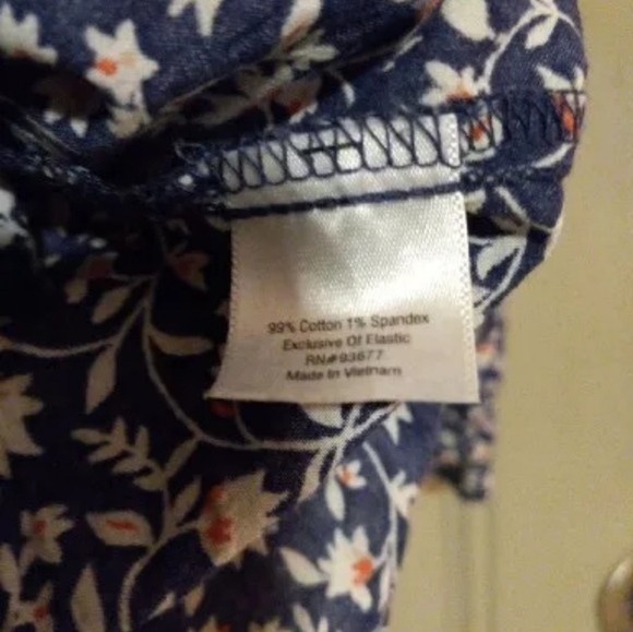 St Johns Bay Womens Blue T-Shirt Floral Long Sleeve Crew Neck Size L - Picture 4 of 7